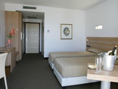 Hotel Sporting Pomezia Buitenkant foto